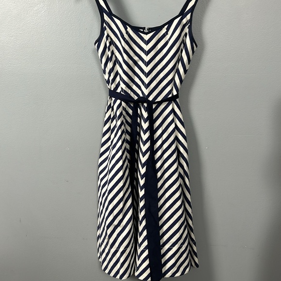 Talbots SHORELINE Navy/ White Denim Canvas Chevron Striped Midi Dress Sz 6P - Picture 6 of 16
